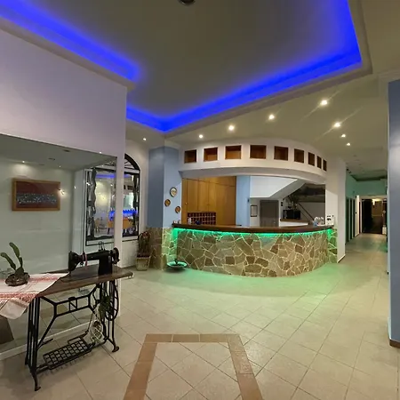 Hotel Flisvos